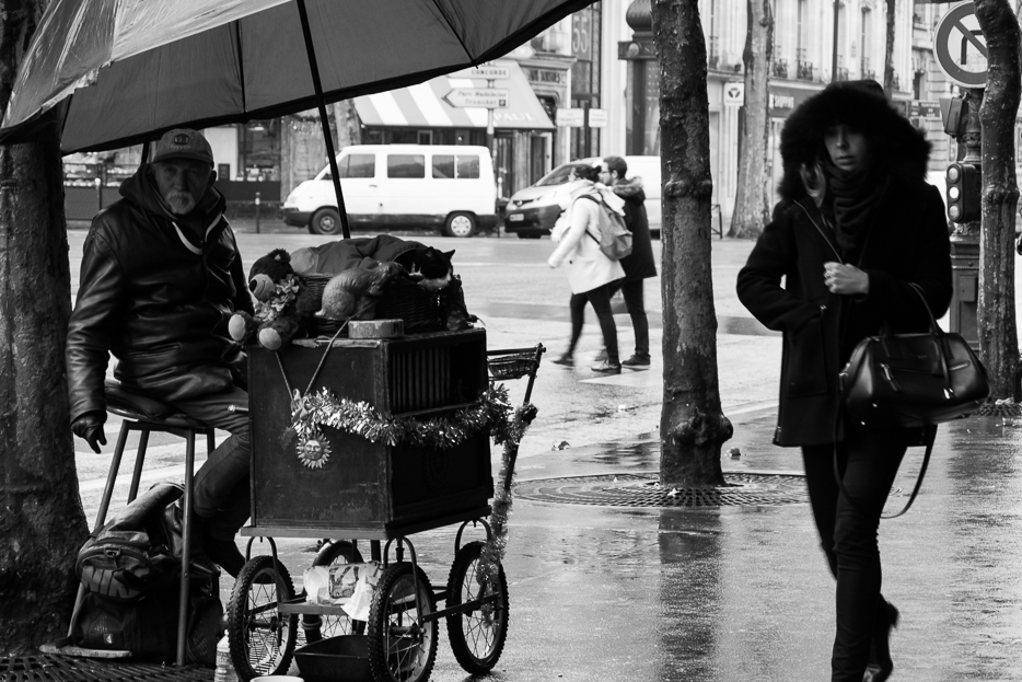 black and white street photography paris