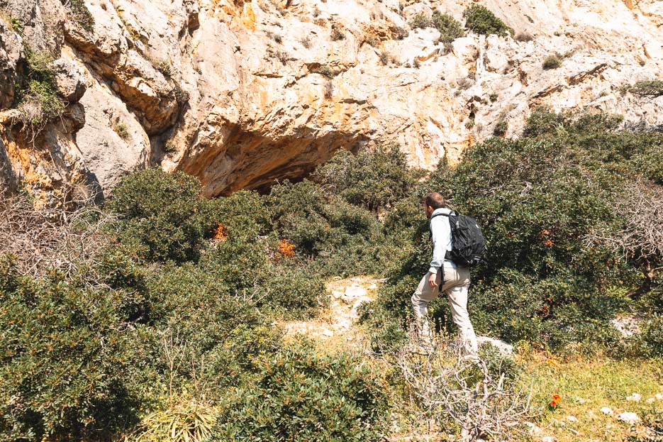 Agios Ioannis Iraklia Griechenland Kykladen Höhle Wanderung